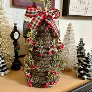 Rustic Twine Christmas Tree‎ With Artificial Red Holly Berries Table Top Decor